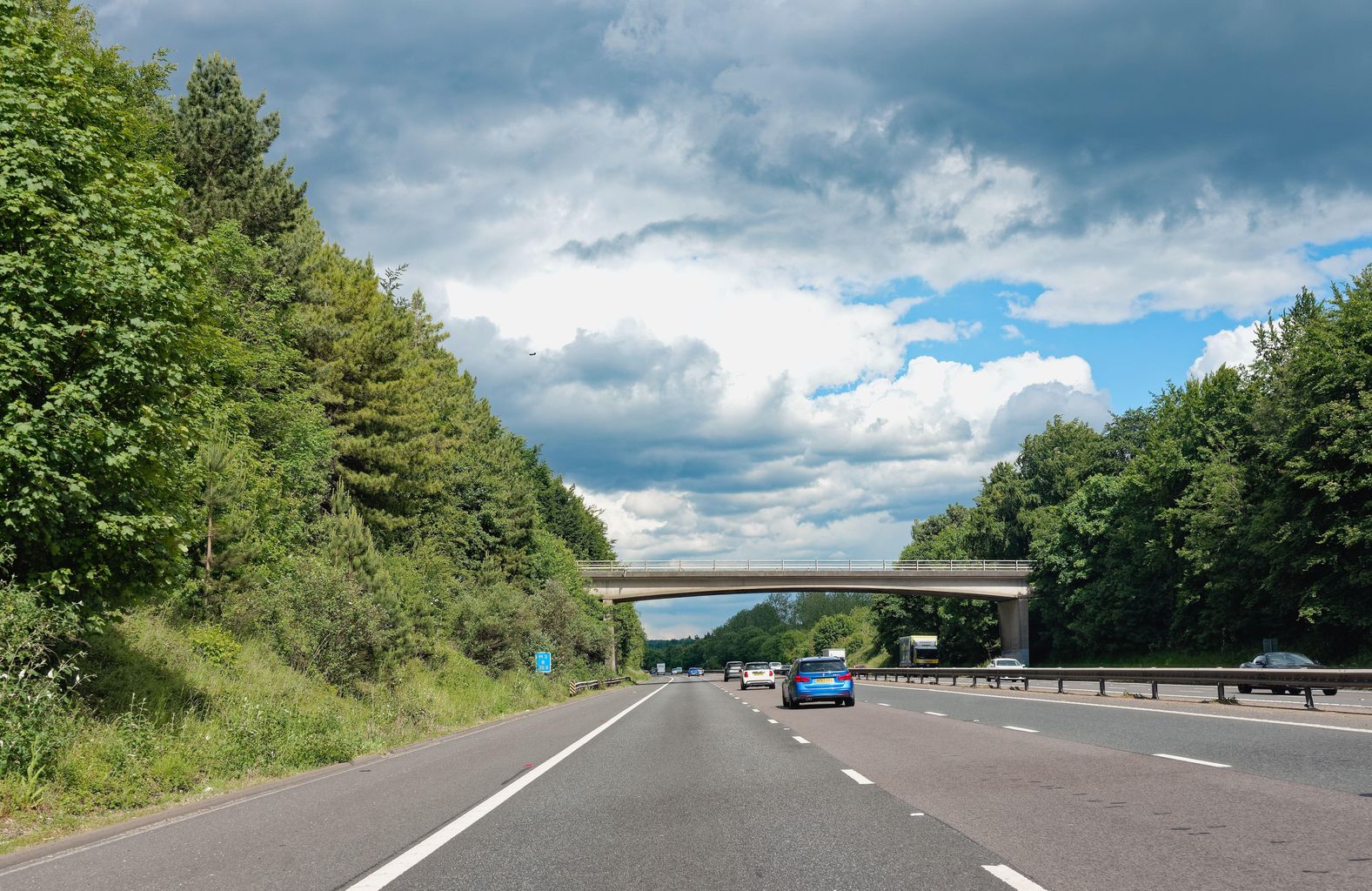 Serious accident closes M3 between Winchester and Basingstoke