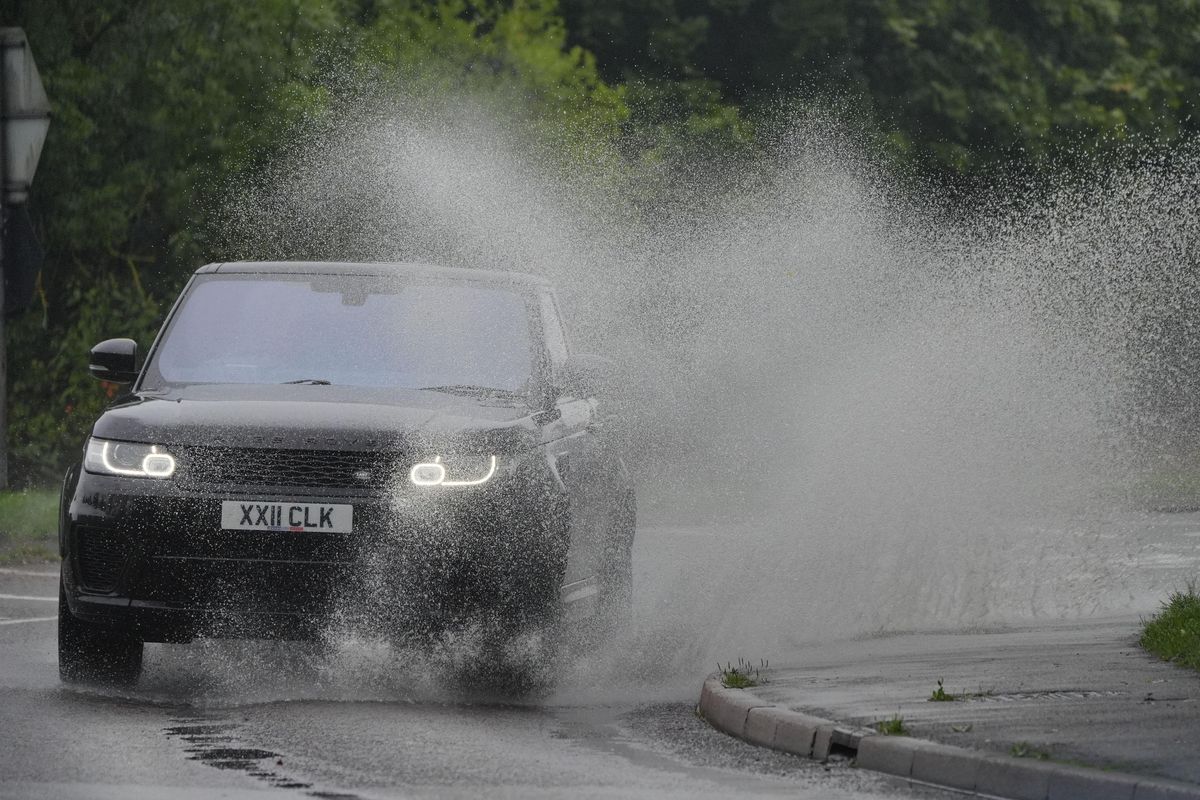 Environment Agency prepares for flooding as amber weather warning comes ...