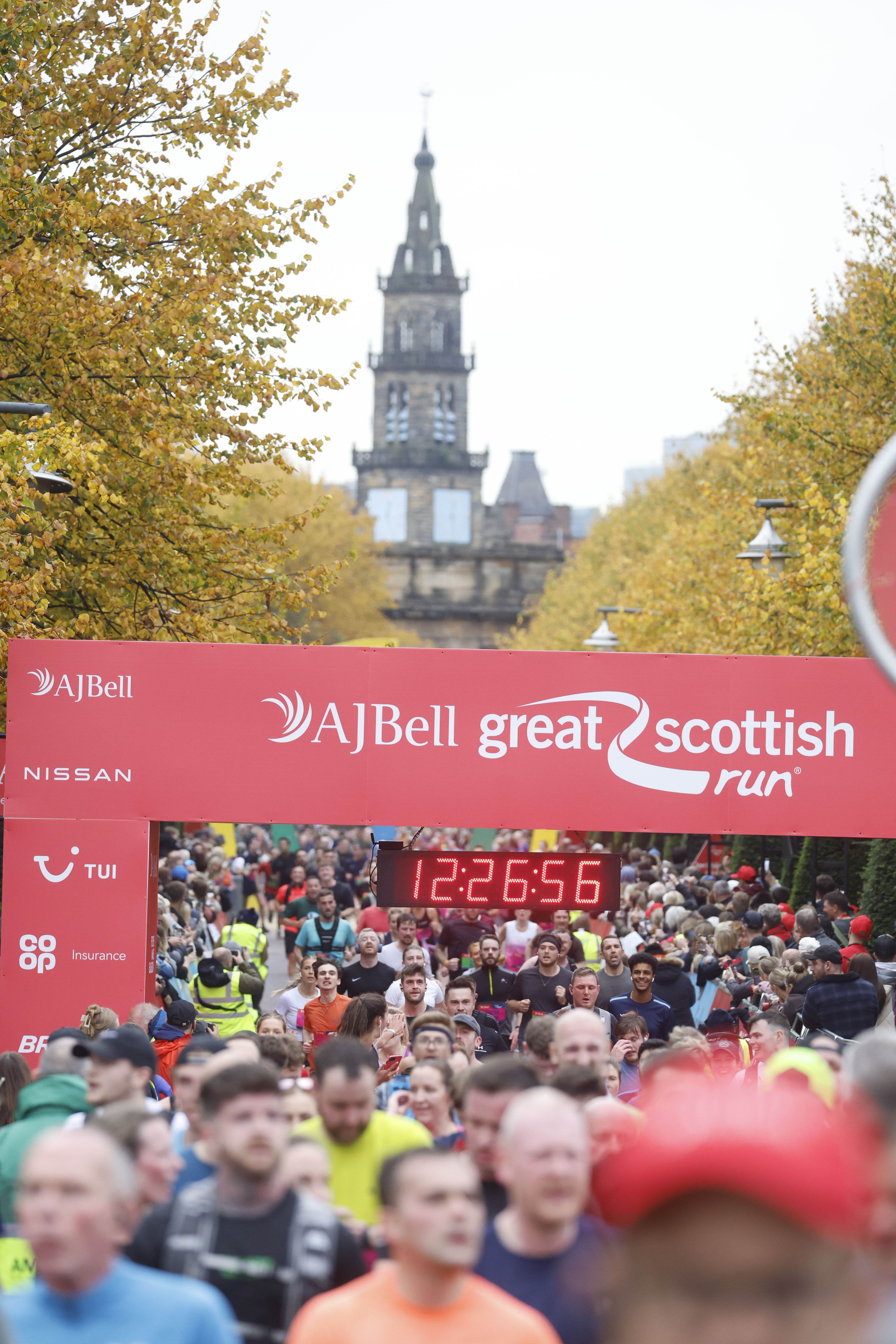 Thousands take part in biggest ever AJ Bell Great Scottish Run