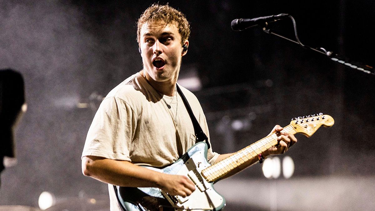 Sam Fender announces December 2024 UK & Ireland arena tour Sam Fender announces December 2024 UK & Ireland arena tour
