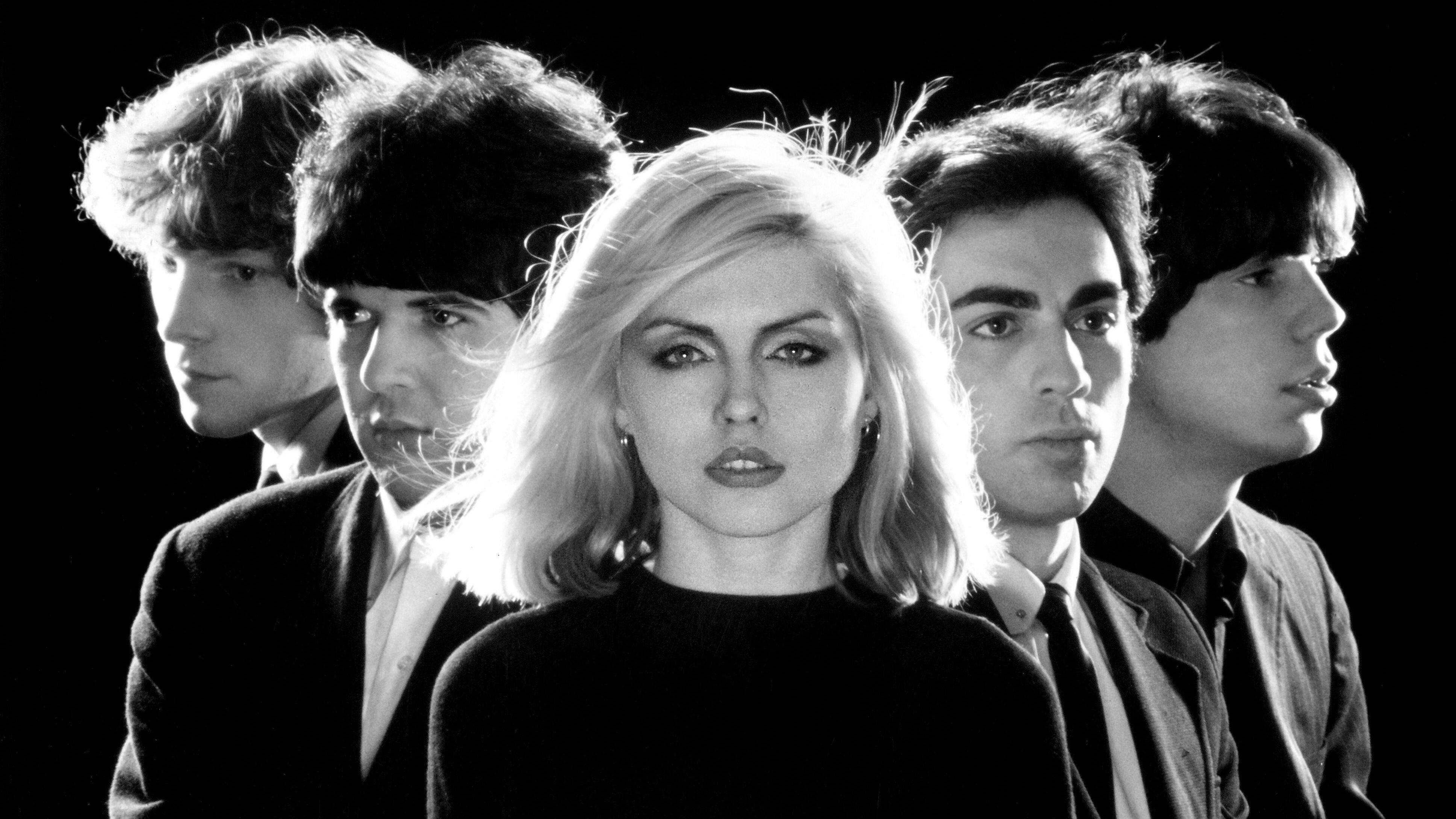 Blondie-Debbie-Harry.jpg?quality=80&format=jpg&crop=0,0,2178,3873&resize=crop