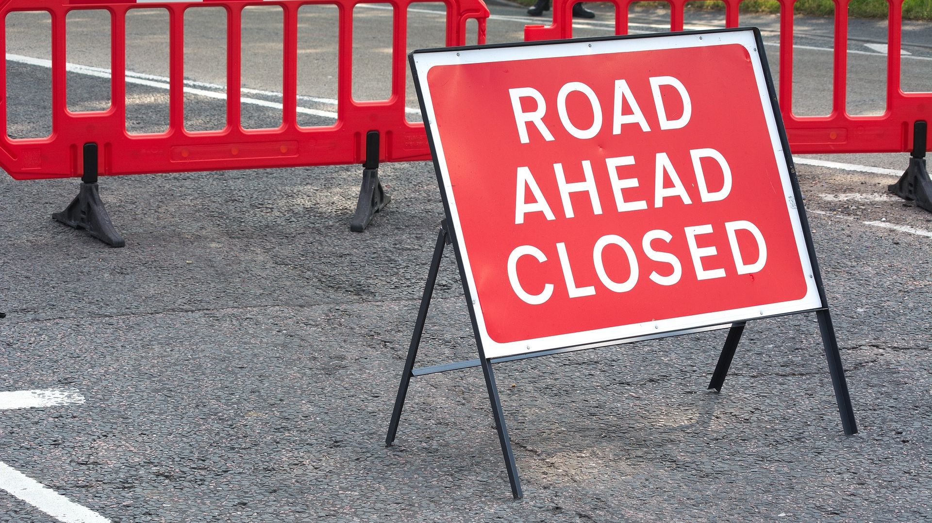 Weekend Closure Weekend closure of A3 southbound near Petersfield for resurfacing ...