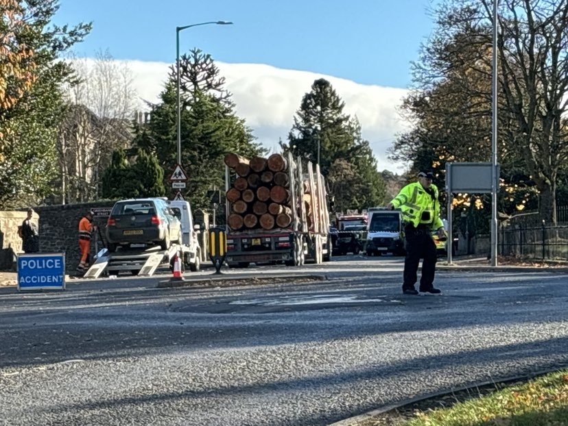Gridlock in Galashiels following crash near primary school on A7