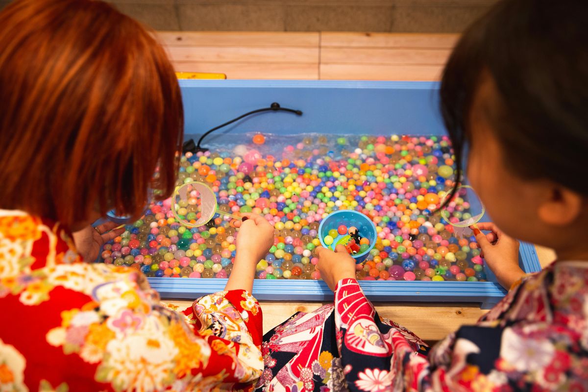 Doctors warning over water bead gifts for children | News - undefined