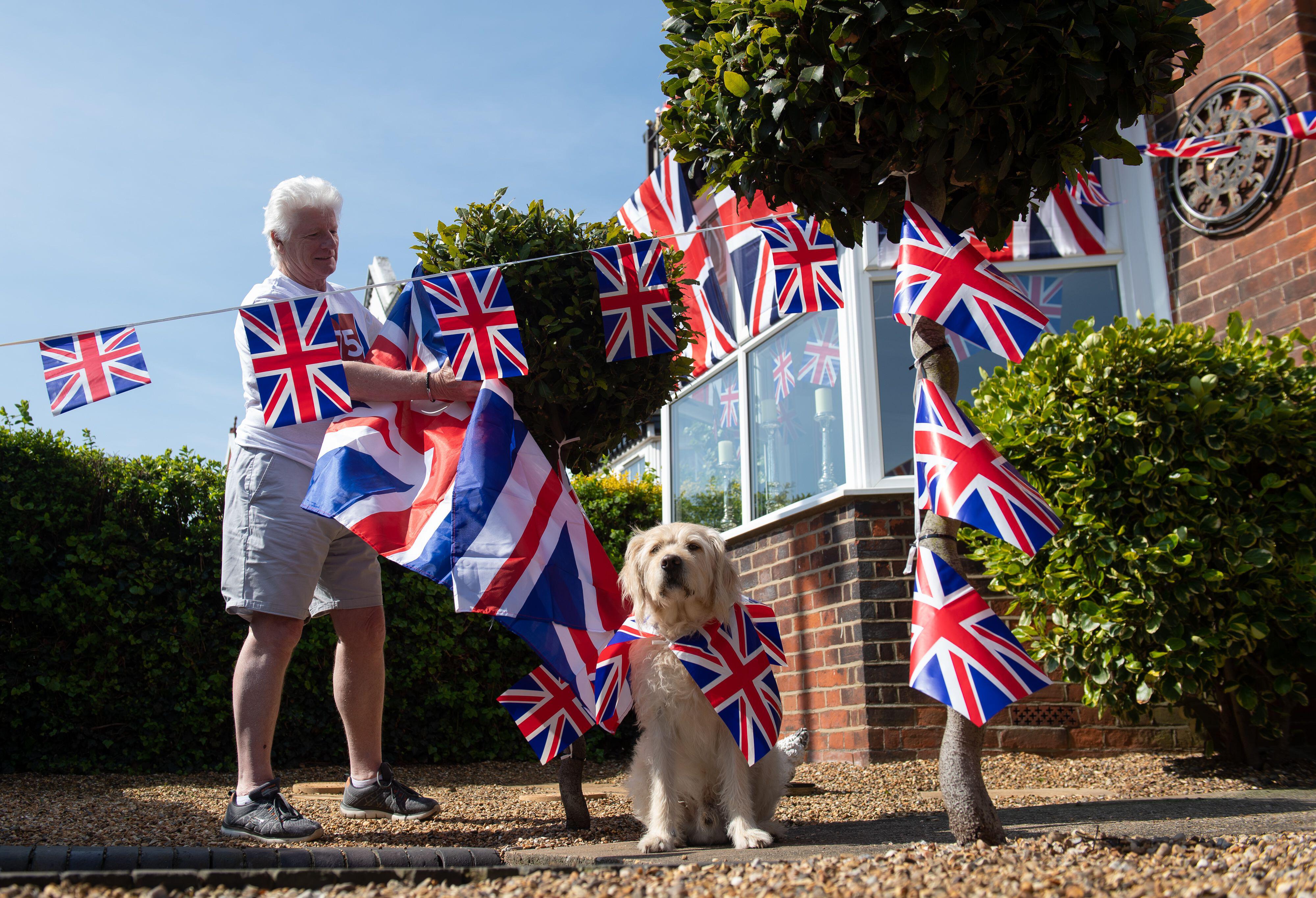 Norfolk pageant master hopes to start nationwide singalong to mark 80 ...
