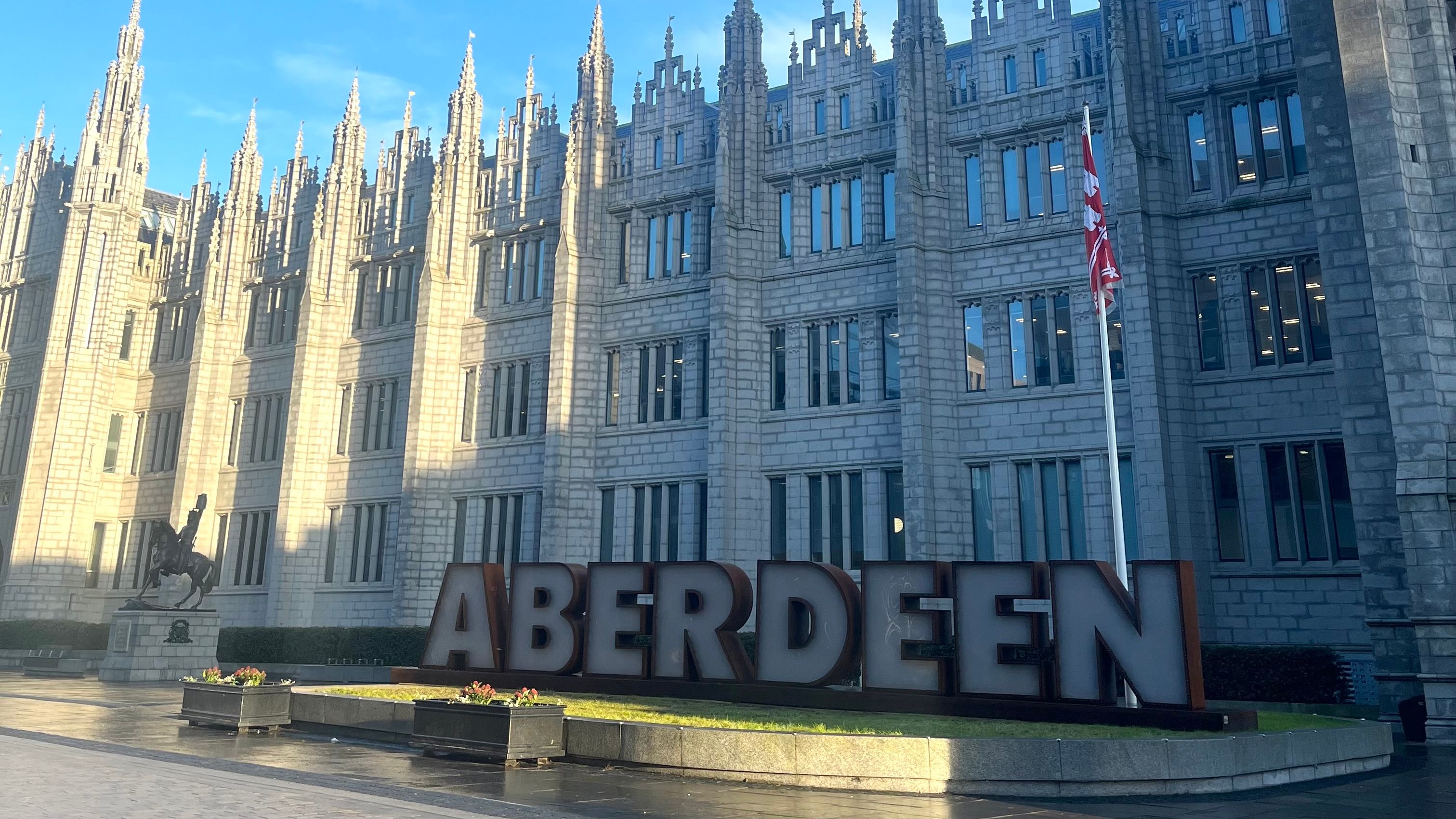 Apg Sign Aberdeen City Council considering visitor levy | News - Northsound 1