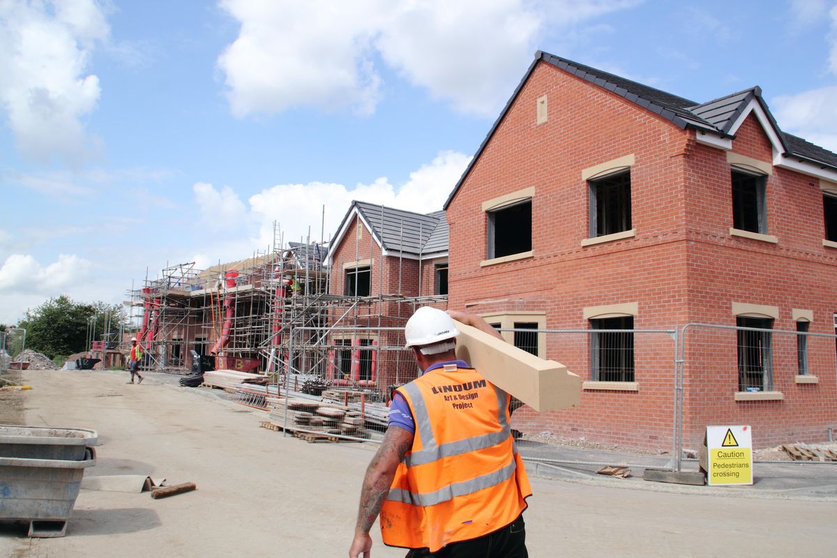The Prime Minister announces hundreds of thousands of houses to be ...