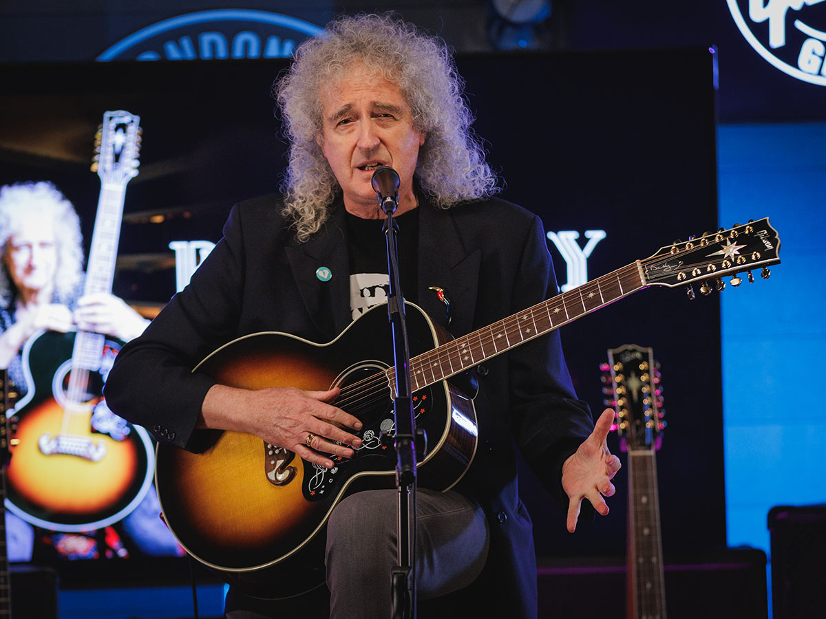 Brian May performs Queen at surprise set launching his custom Gibson guitar