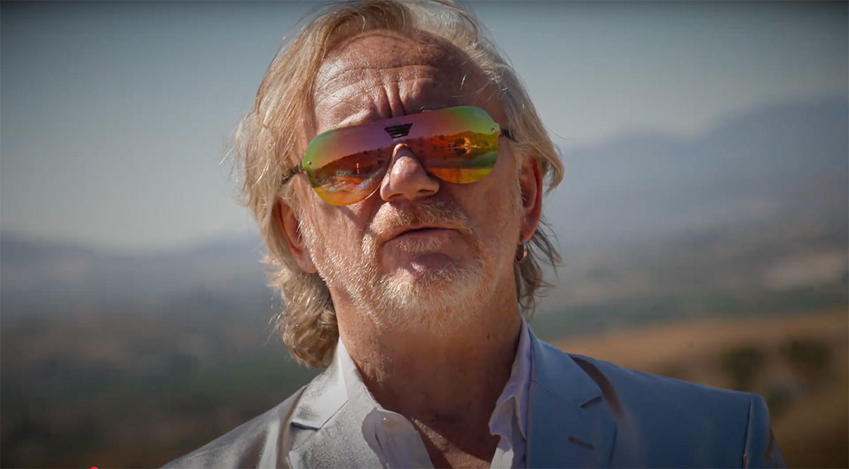 Thunder's Luke Morley premieres new song 'Walking on Water'