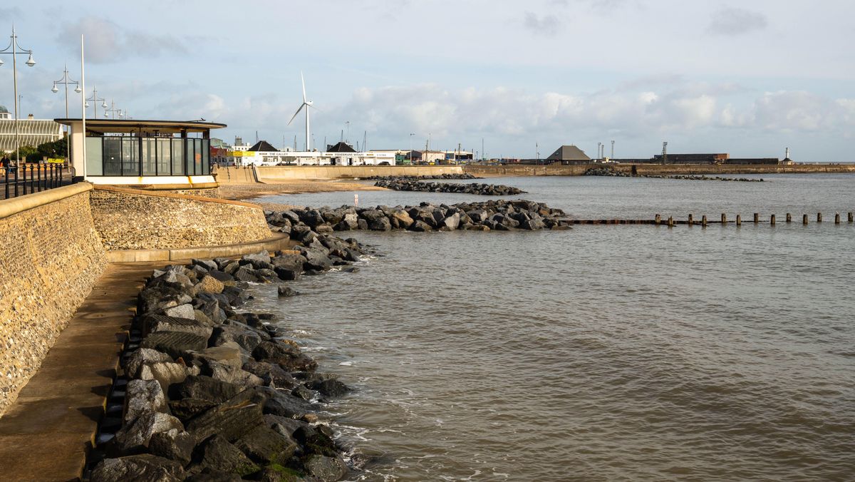 Lowestoft Module 2 Inquest finds mother died after slipping on Lowestoft seafront path and ...
