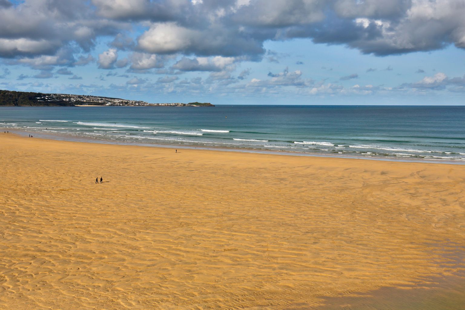 Police foil plans for large beach party in Hayle