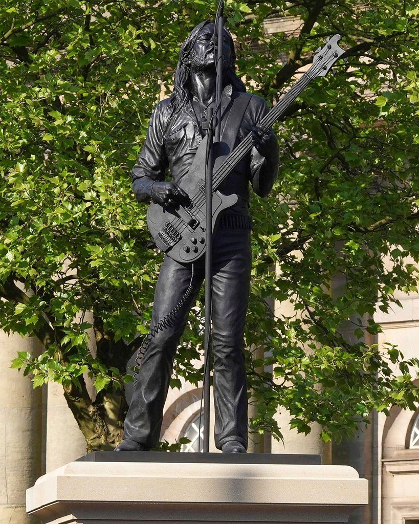 Lemmy statue in Burslem