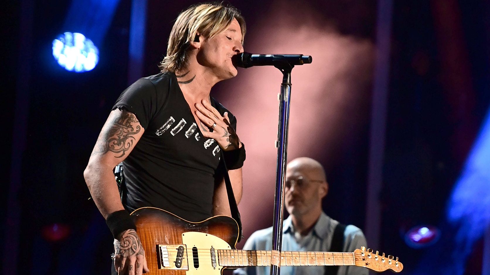 Keith Urban performing live in 2023