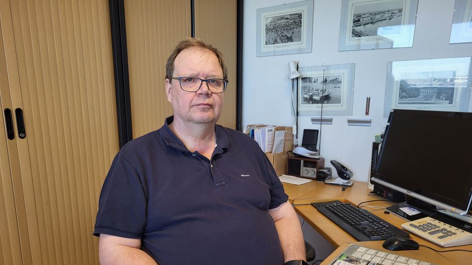 Peter Hillman toimistossaan Teljäntorilla.
