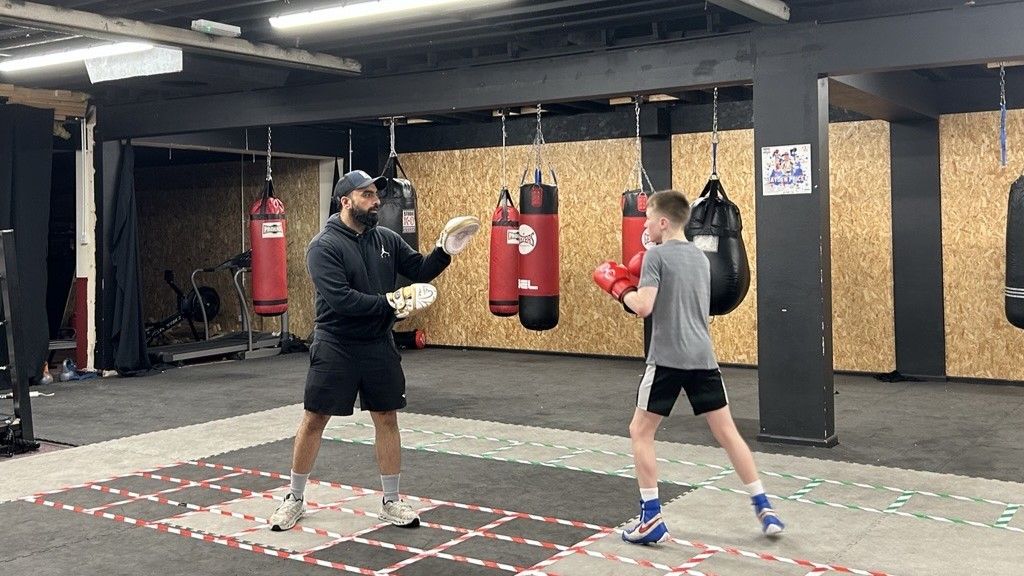 Gloucester teen to represent Bahrain in boxing