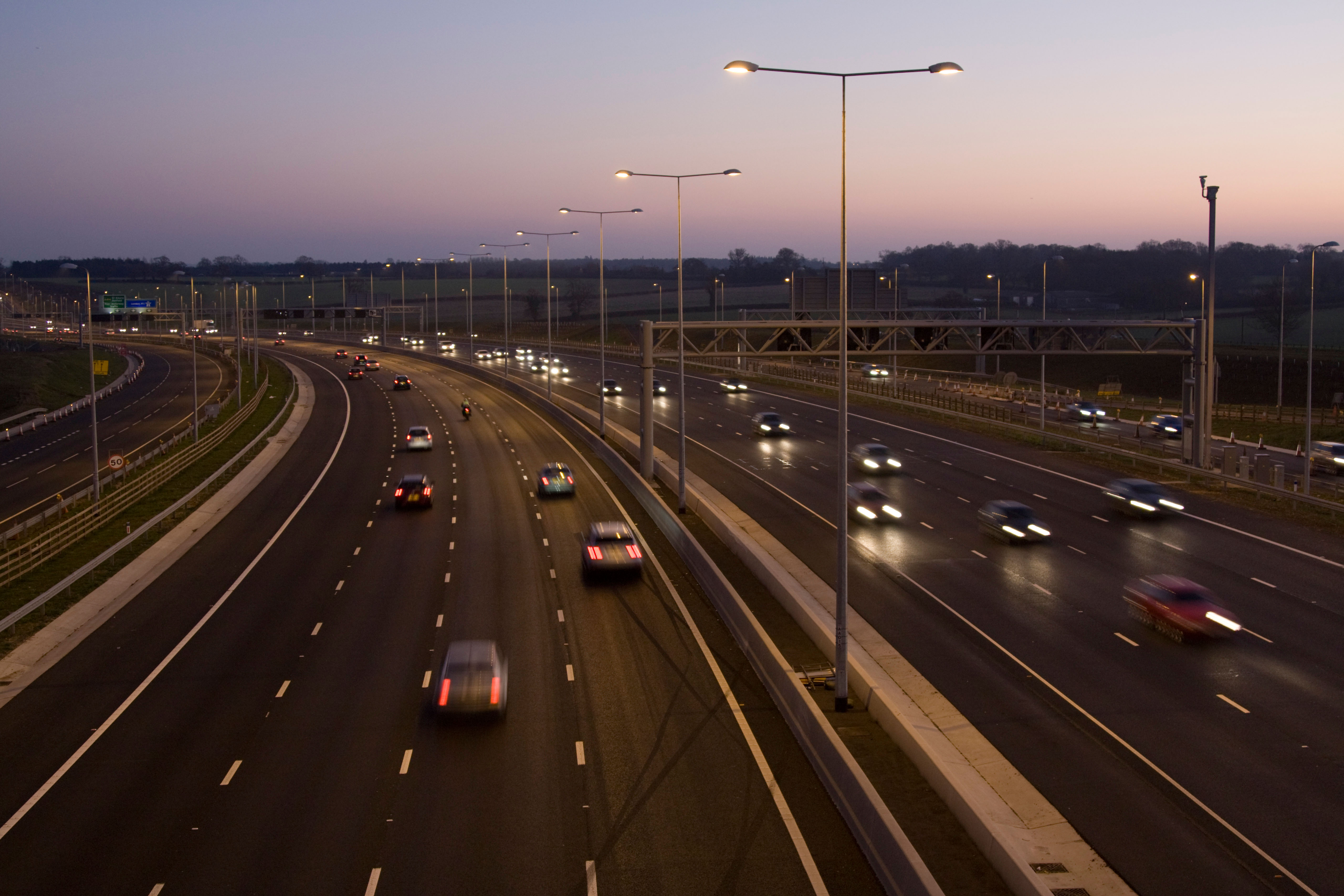Van driver killed in M1 crash near Hemel Hempstead