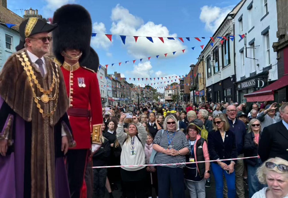 Crowds turn out to salute Coldstream Guards on return to Berwick
