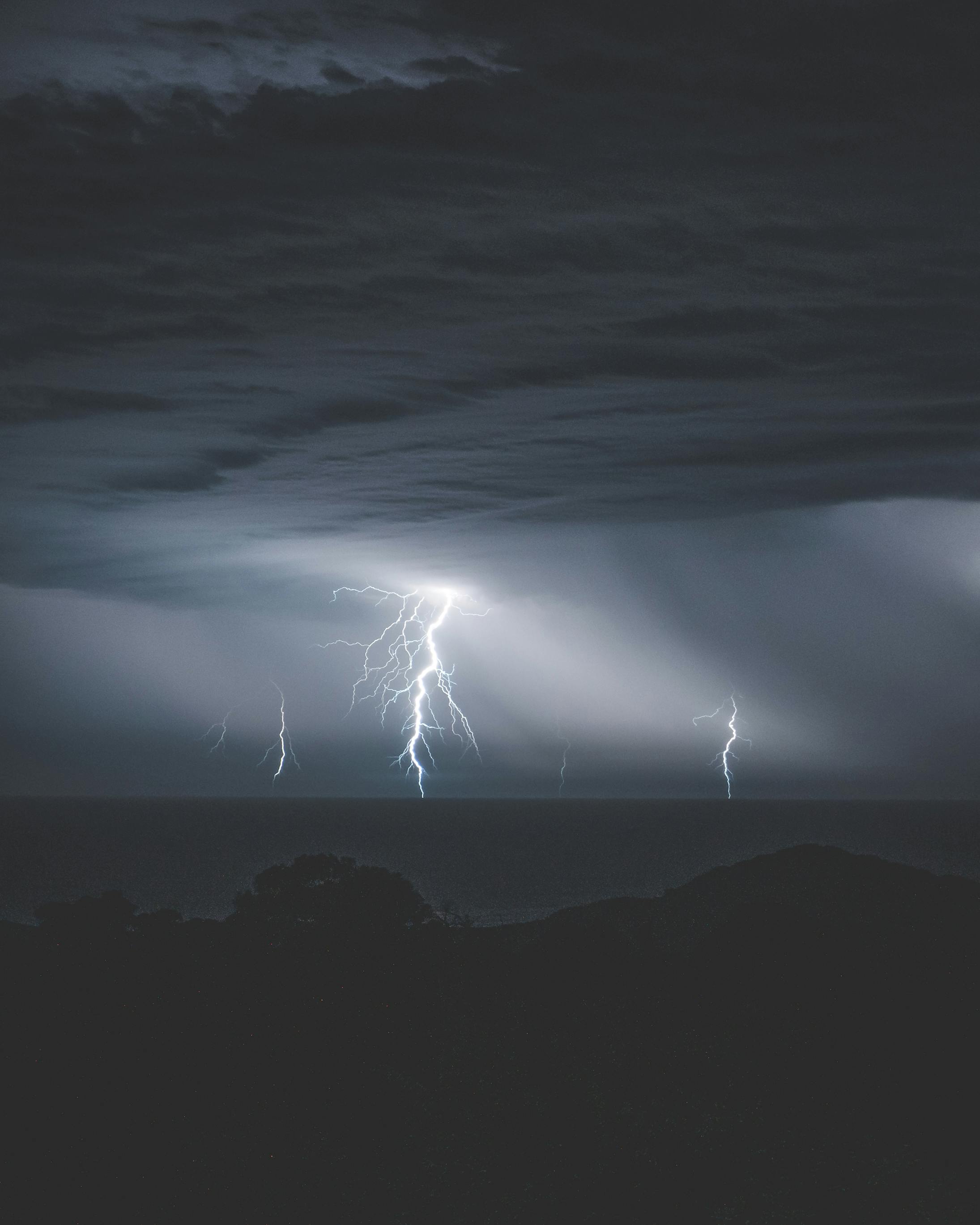 Fresh weather warning issued across the South West and Wales