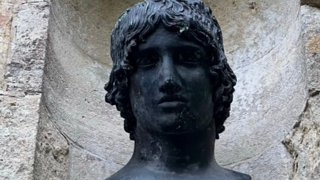 Two arrests made over theft of statues from Wiltshire country estate