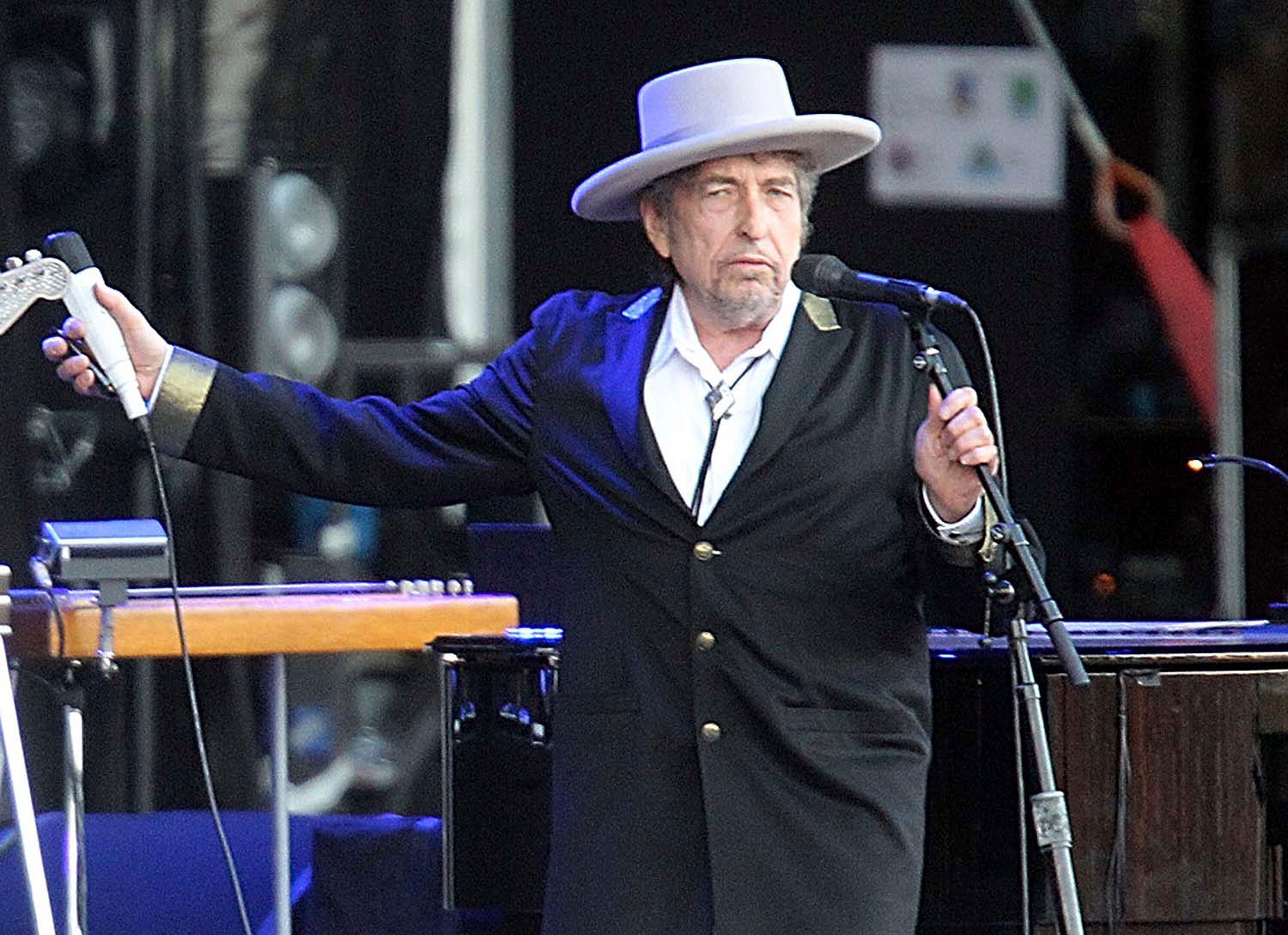 Bob Dylan to play Leeds Arena as part of 13-date UK and Ireland tour ...