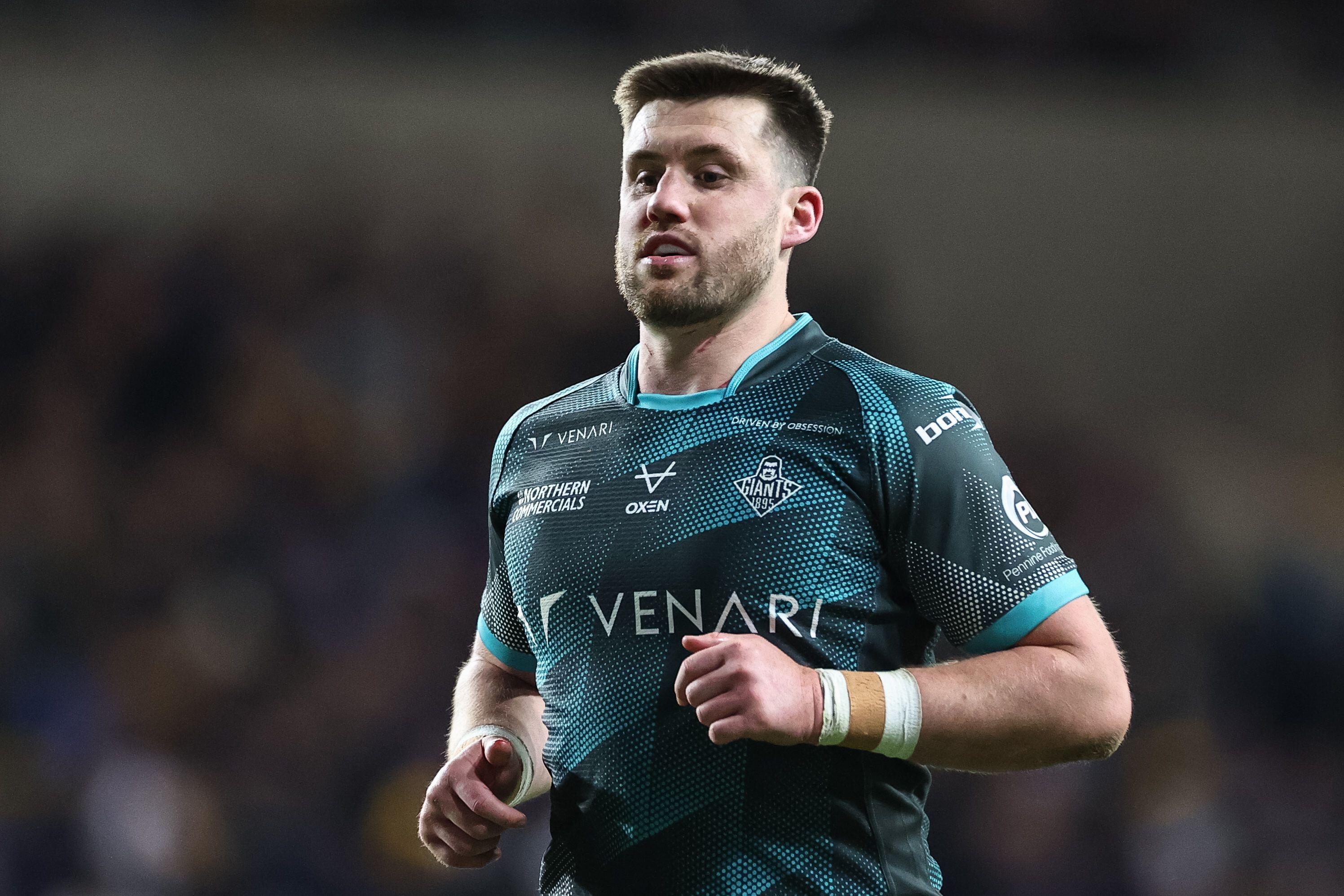 Back row Joe Greenwood signs new two year deal at Huddersfield Giants ...