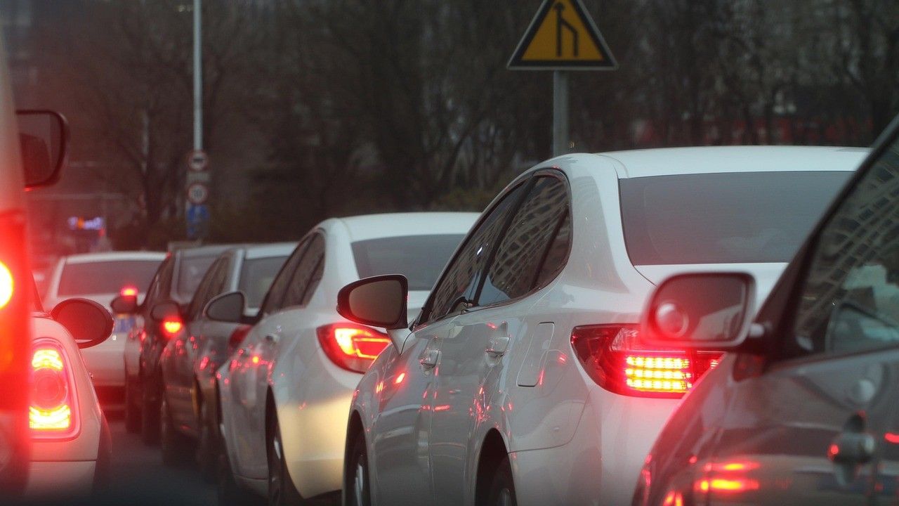 Drivers planning Bank Holiday getaways urged to set off early and avoid ...