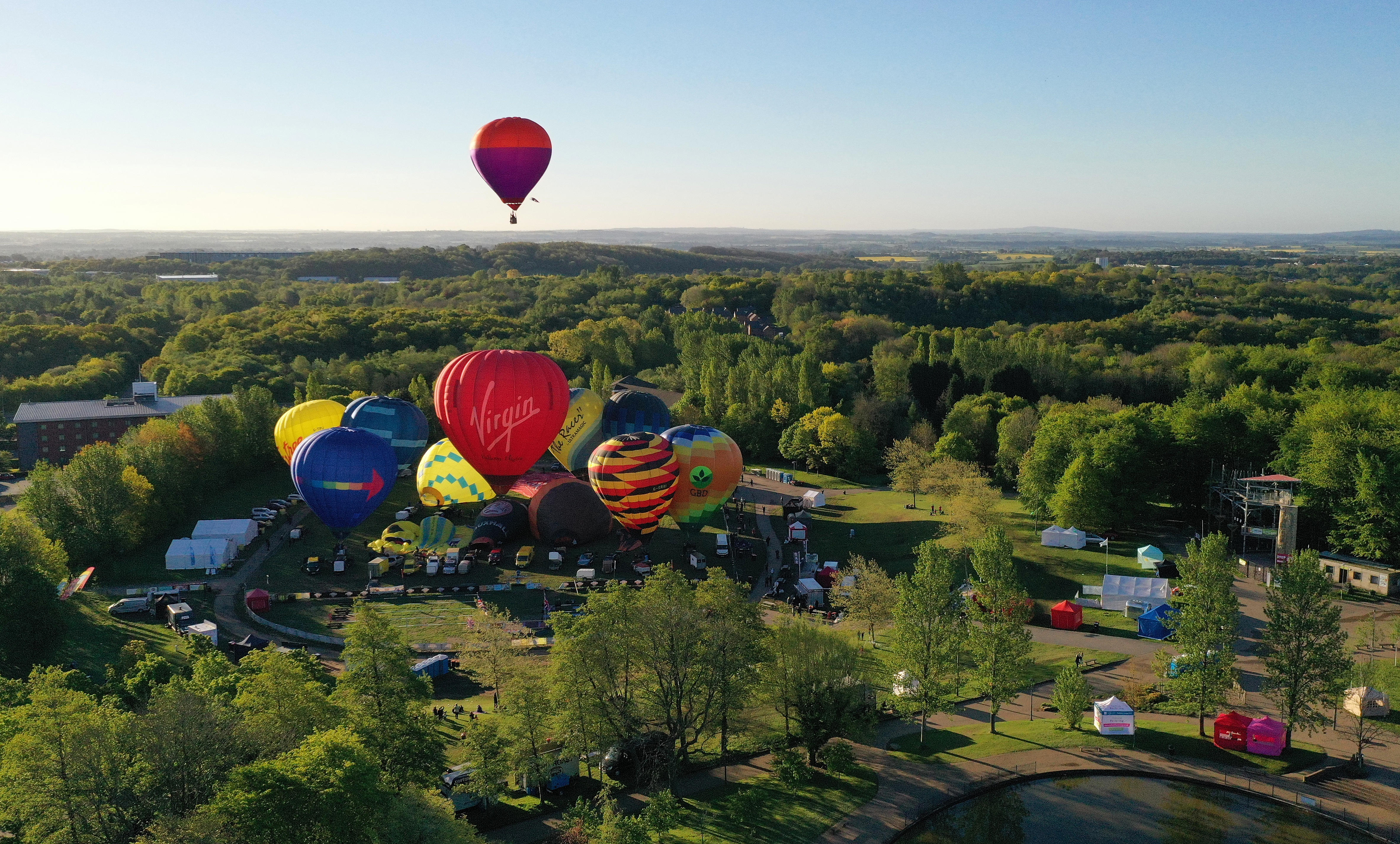 telford-balloon-festival-lifts-off-at-telford-town-park