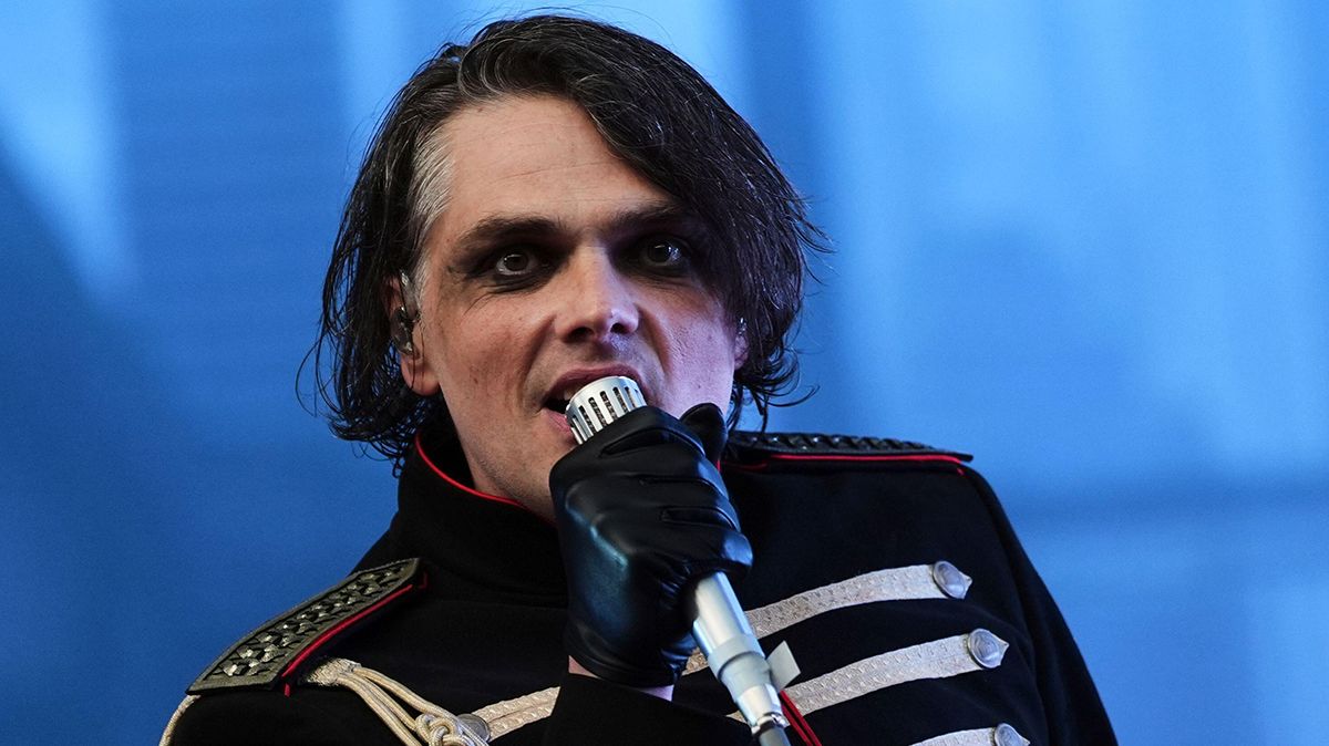 Download My Chemical Romance Band in Concert Wallpaper Download My Chemical Romance Band in Concert Wallpaper