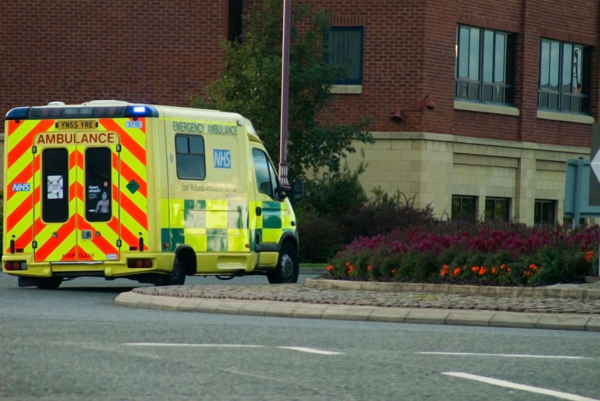 Man seriously injured after crashing into tree in Warwickshire | News ...