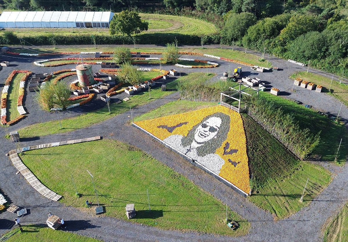 Ozzy Osbourne pumpkin pyramid