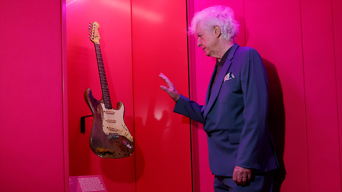 Dónal Gallagher visits Rory Gallagher's Fender Stratocaster 