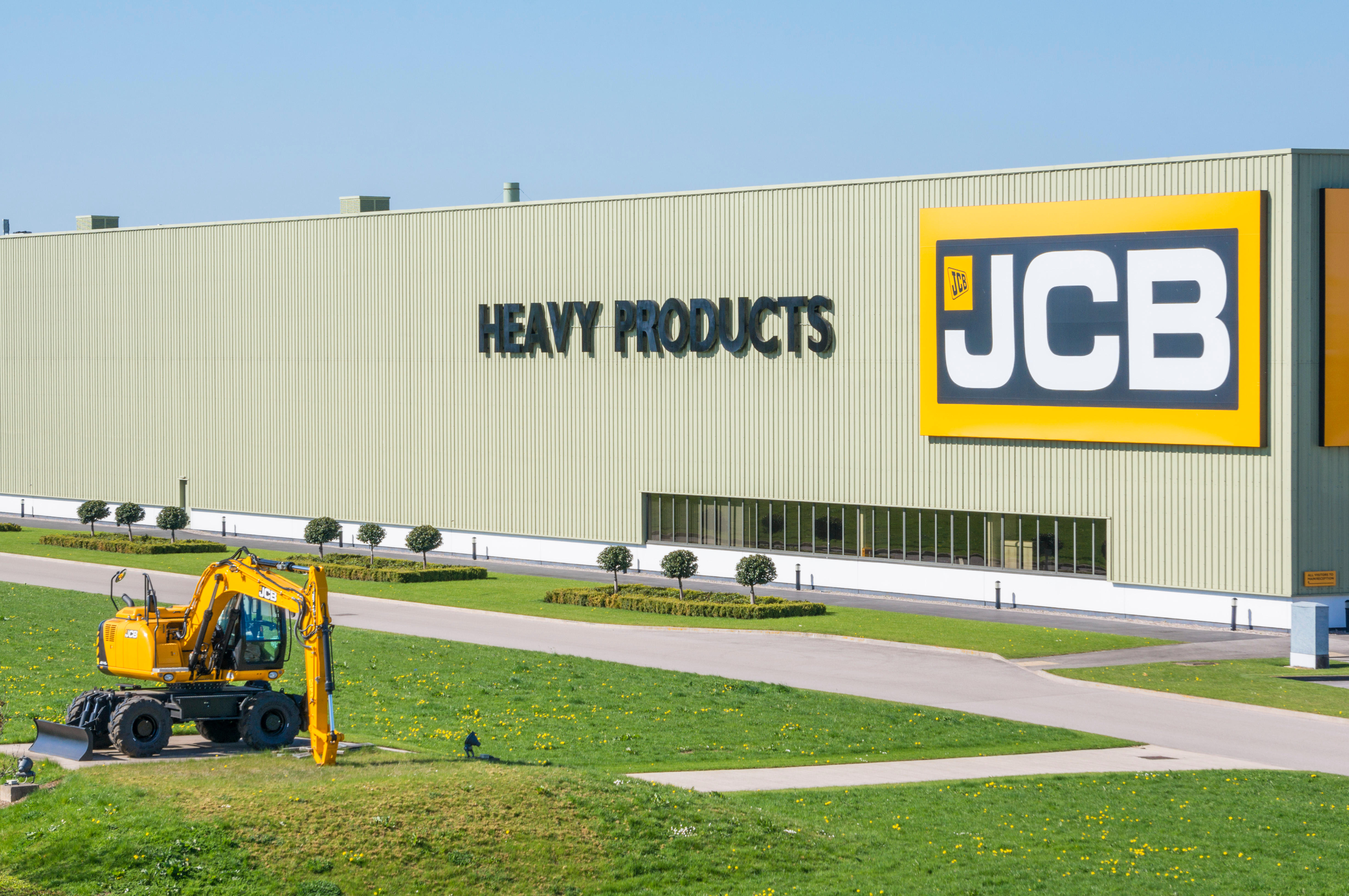 JCB 'backs Britain' with £100m factory investment