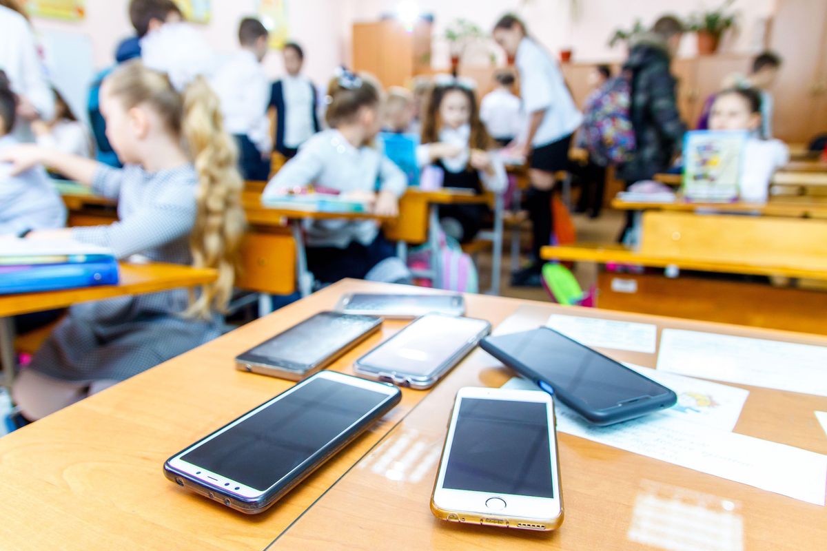 Cornwall campaign urges parents to put phones aside for children’s ...