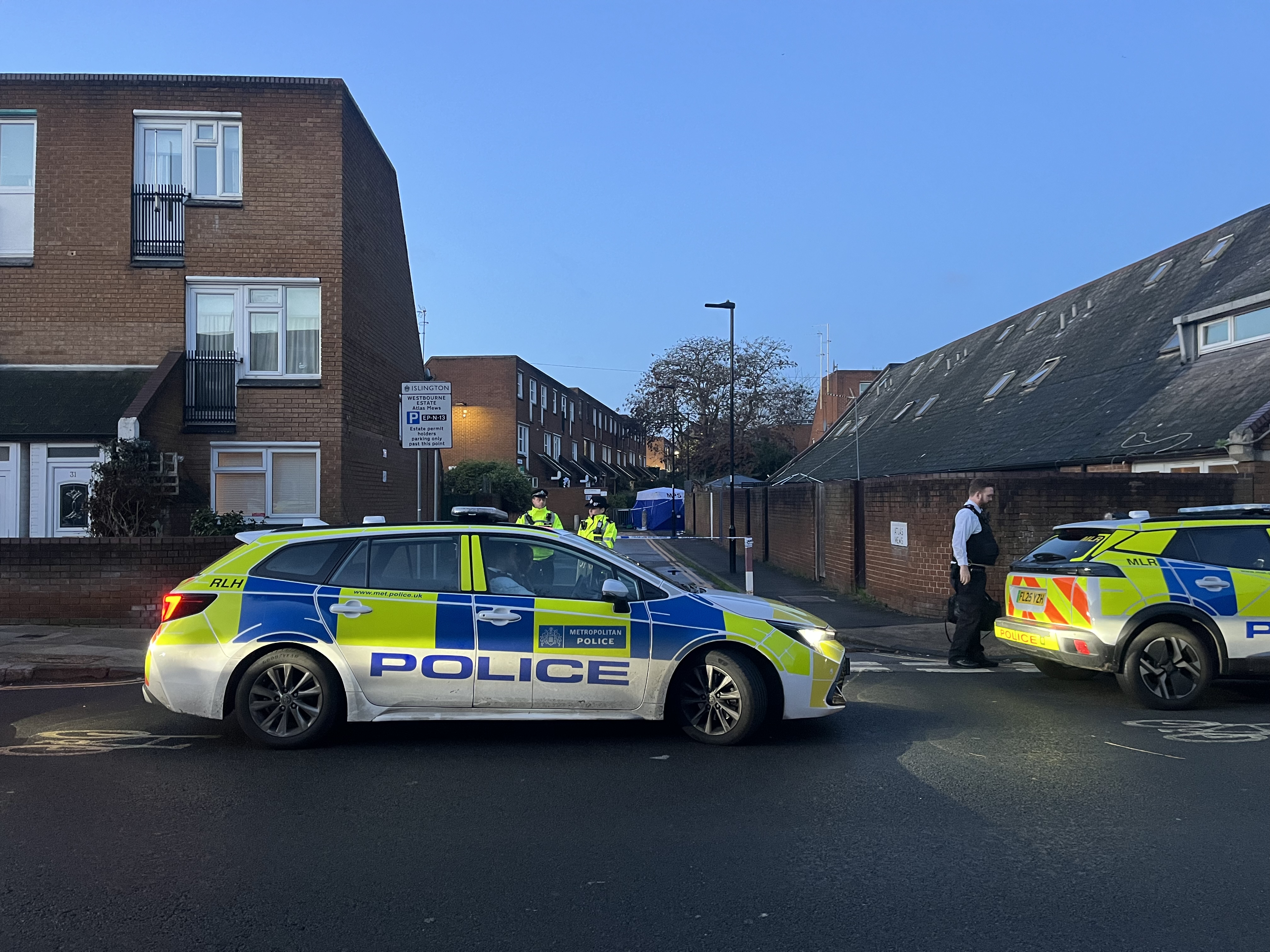 15 year old boy fatally stabbed in north London | News - Greatest Hits ...