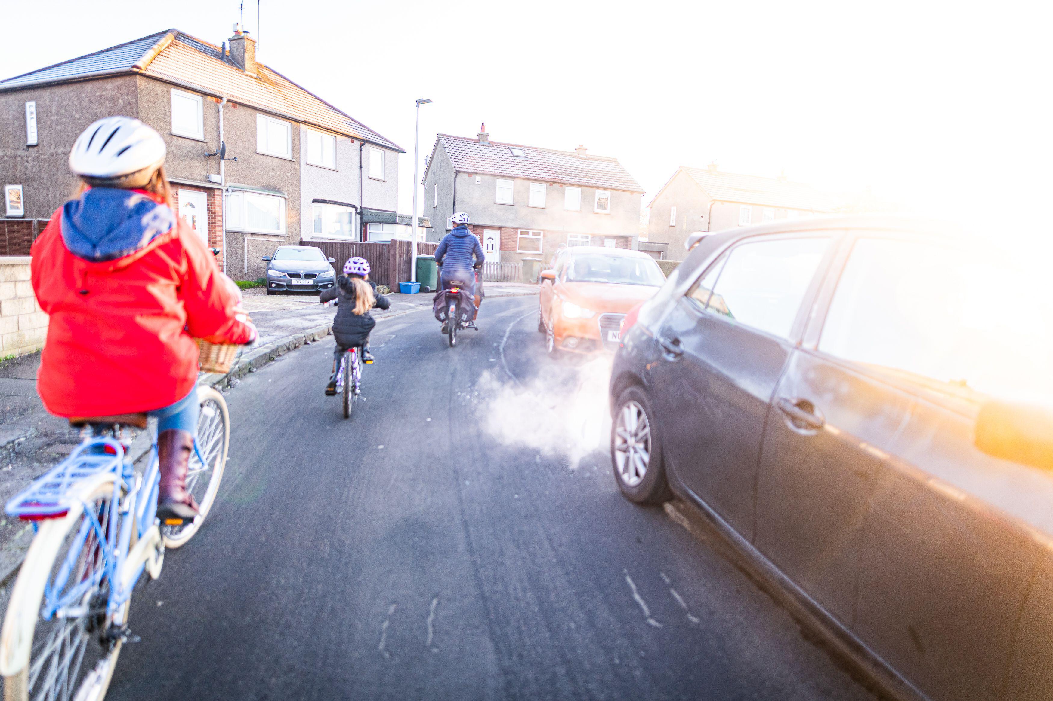 Daily school run found to be biggest source of school carbon emissions