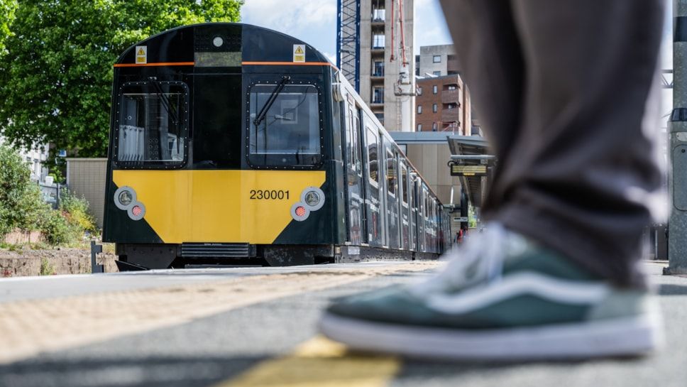GWR: First battery-powered train to start carrying passengers