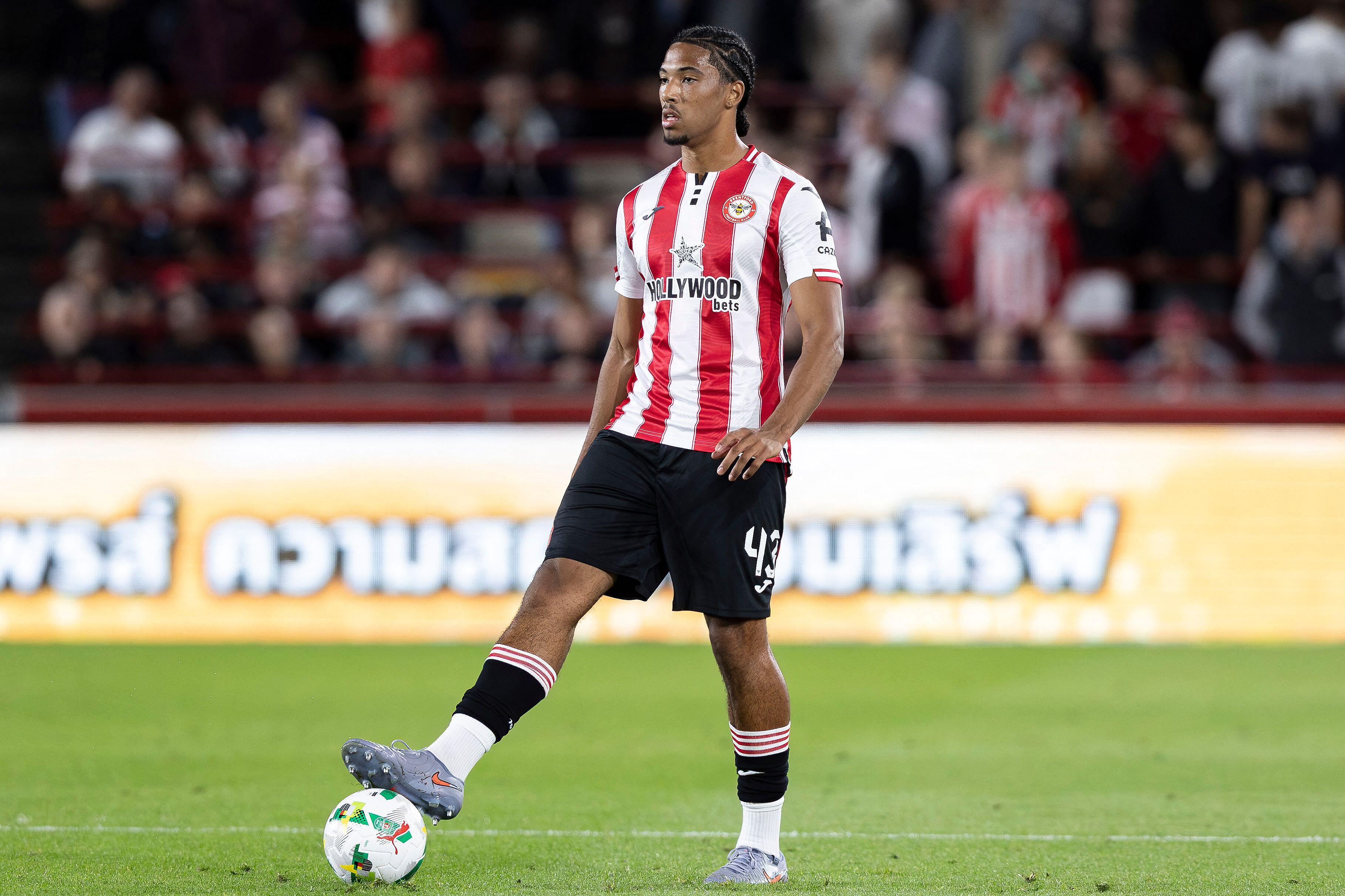 Celtic sign Brentford defender Benjamin Arthur on loan