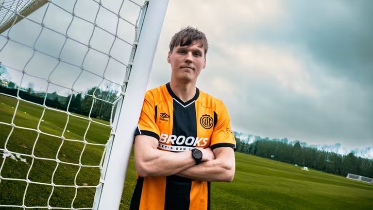 Exciting Times Ahead: Cambridge United Bolsters Defense with Sean Raggett