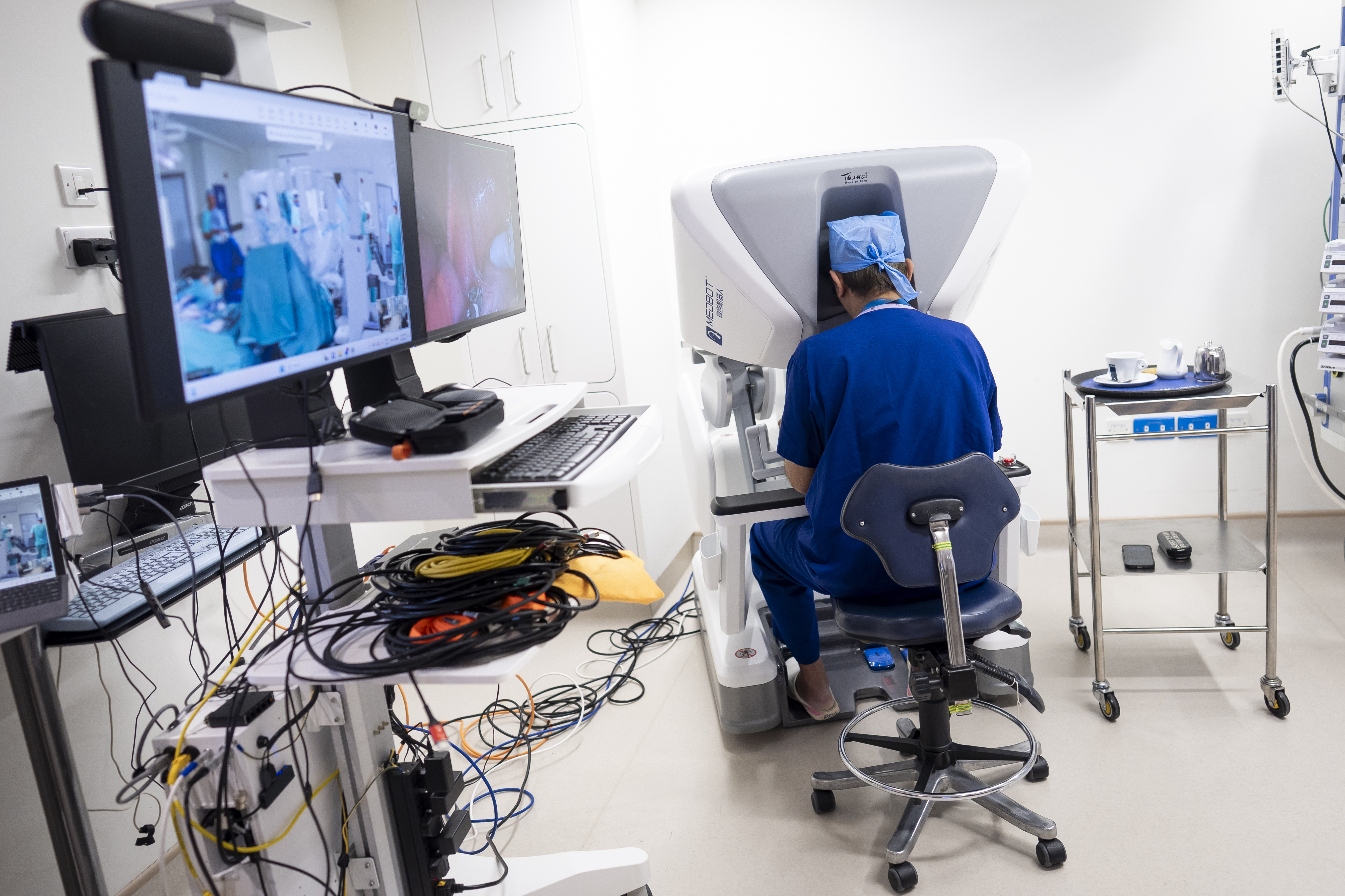 First UK remote robotic surgery hailed a 'milestone' | News - Planet Rock