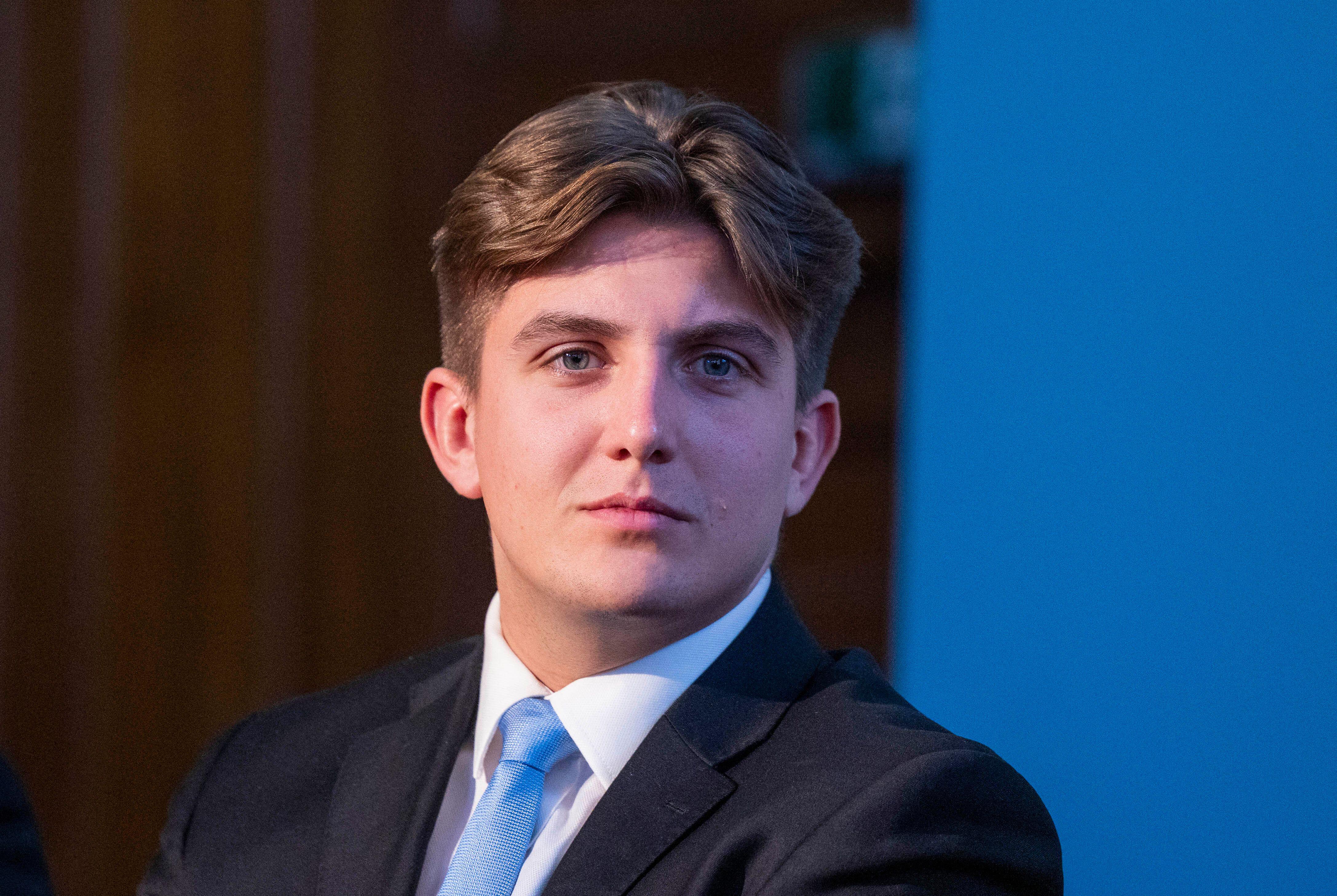 Warwickshire County Council leader George Finch survives vote of no ...