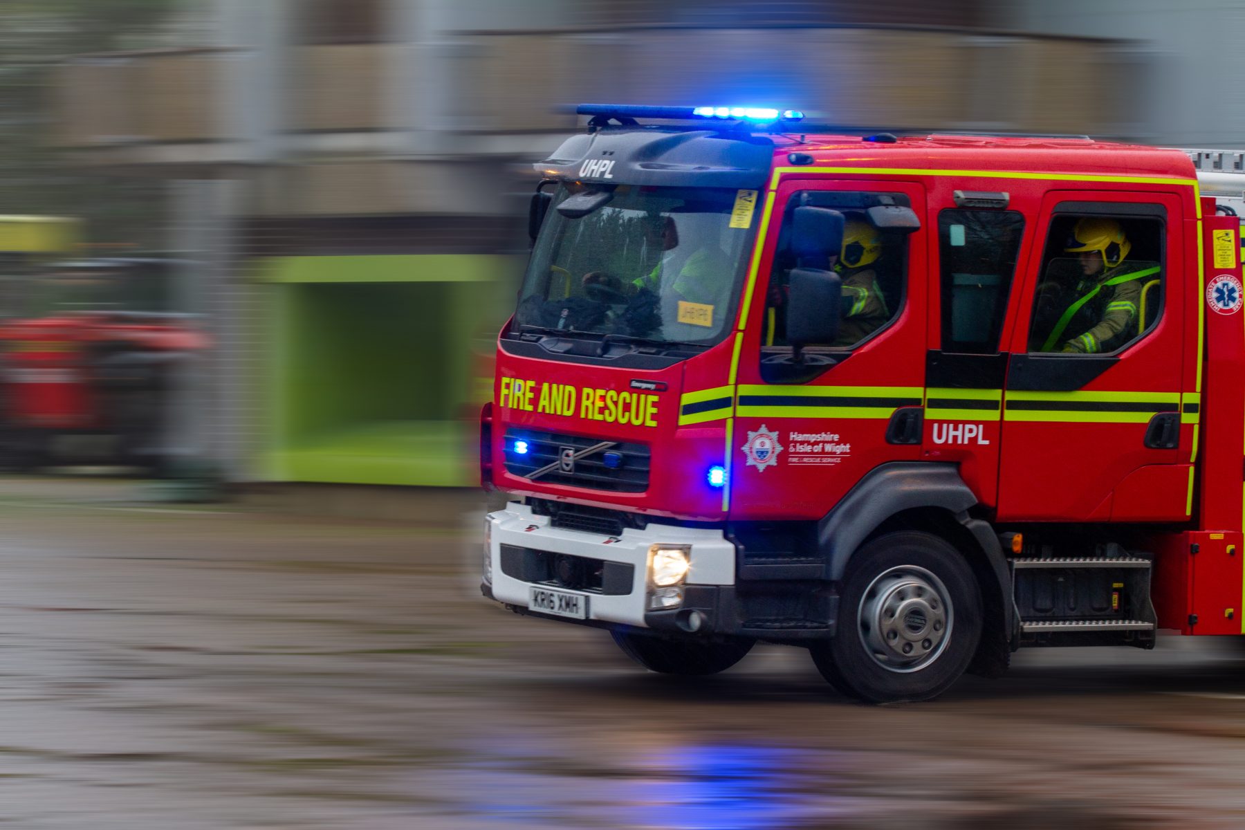 Flats evacuated after fire breaks out in Southampton