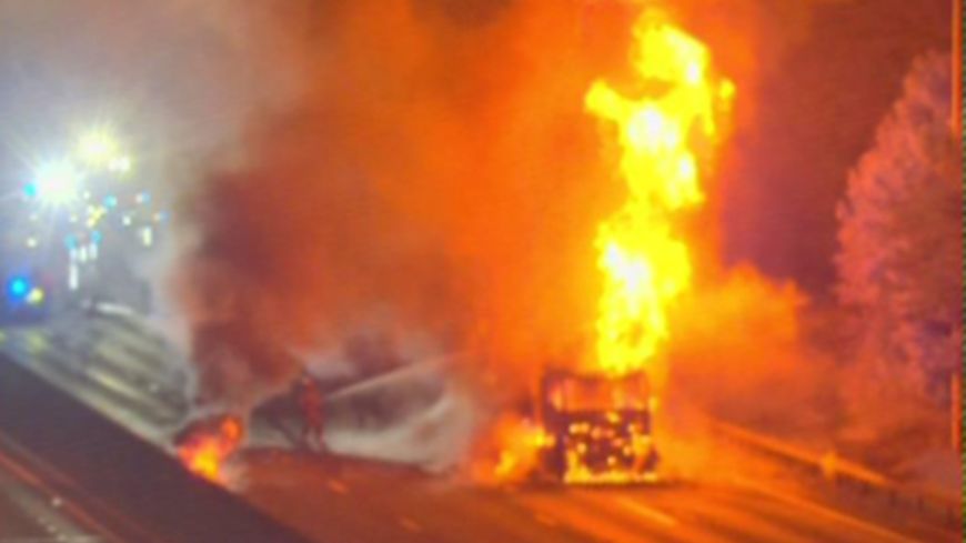 Lorry fire partially shuts M25 in Essex | News - Greatest Hits Radio ...