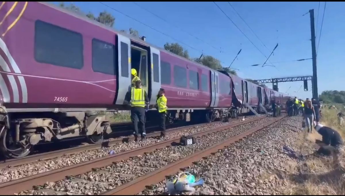Number of people injured as two trains crash near Bedford
