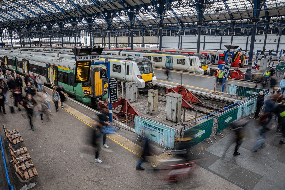 Warning not to travel as heat severely disrupts Sussex trains