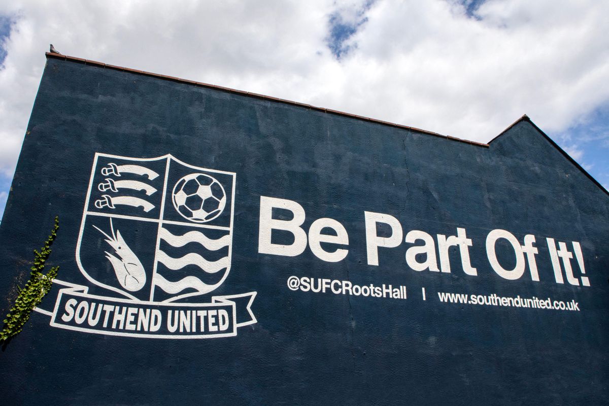 Southend United sign defender Rayan Oyebade on a season-long loan from West Ham