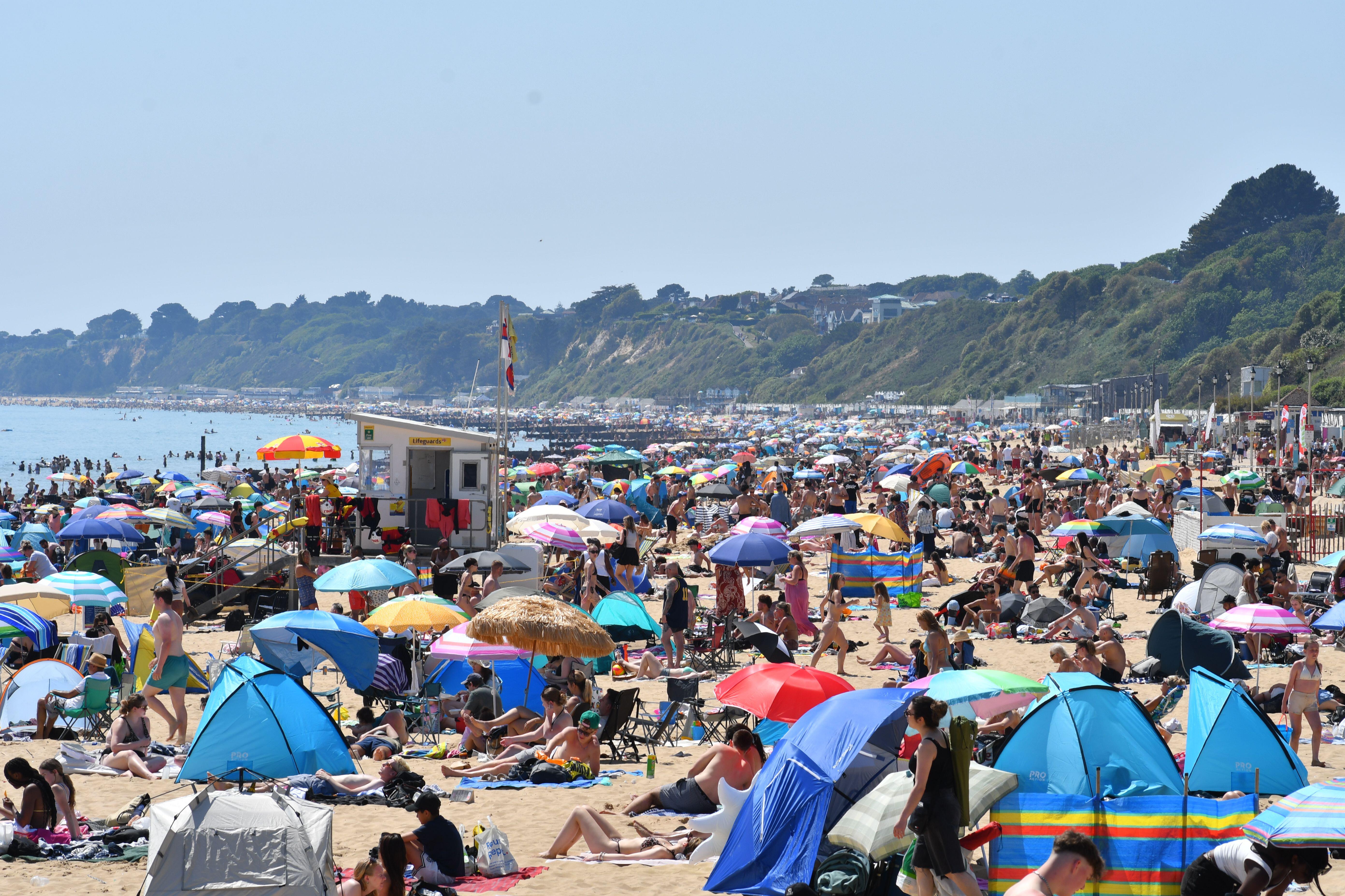 'Too hot to shop' as heatwaves hit high street