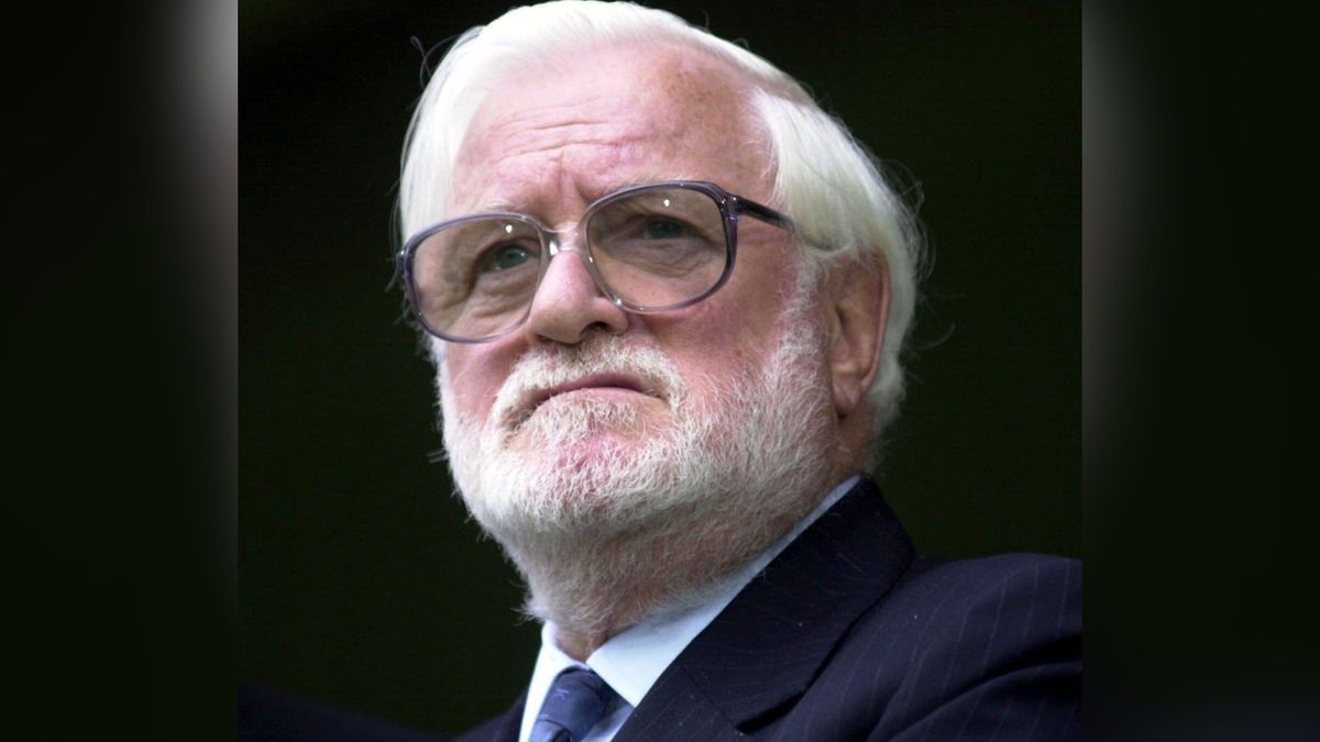 Former Chelsea and Leeds United owner Ken Bates dies