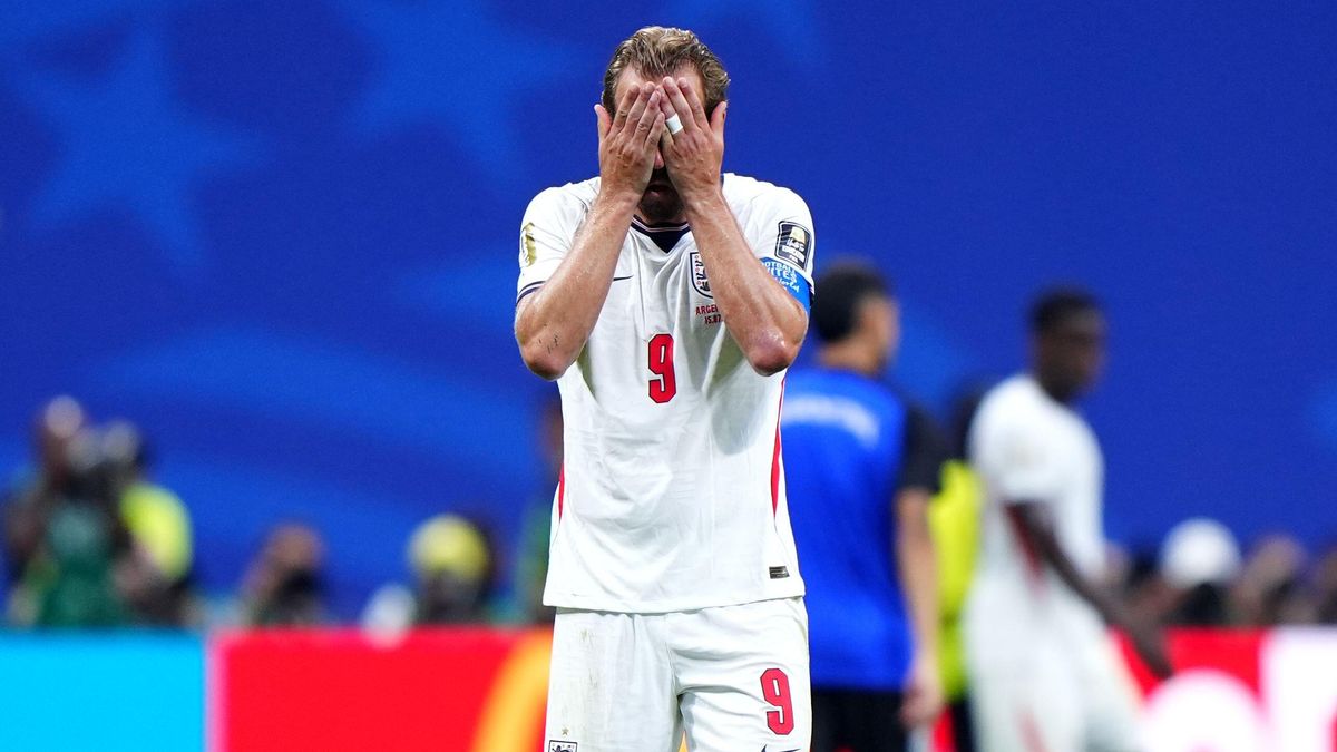England knocked out of the World Cup by Argentina