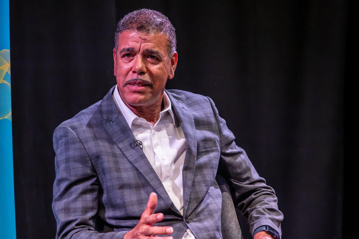 Chris Kamara awarded honorary doctorate from Bradford University