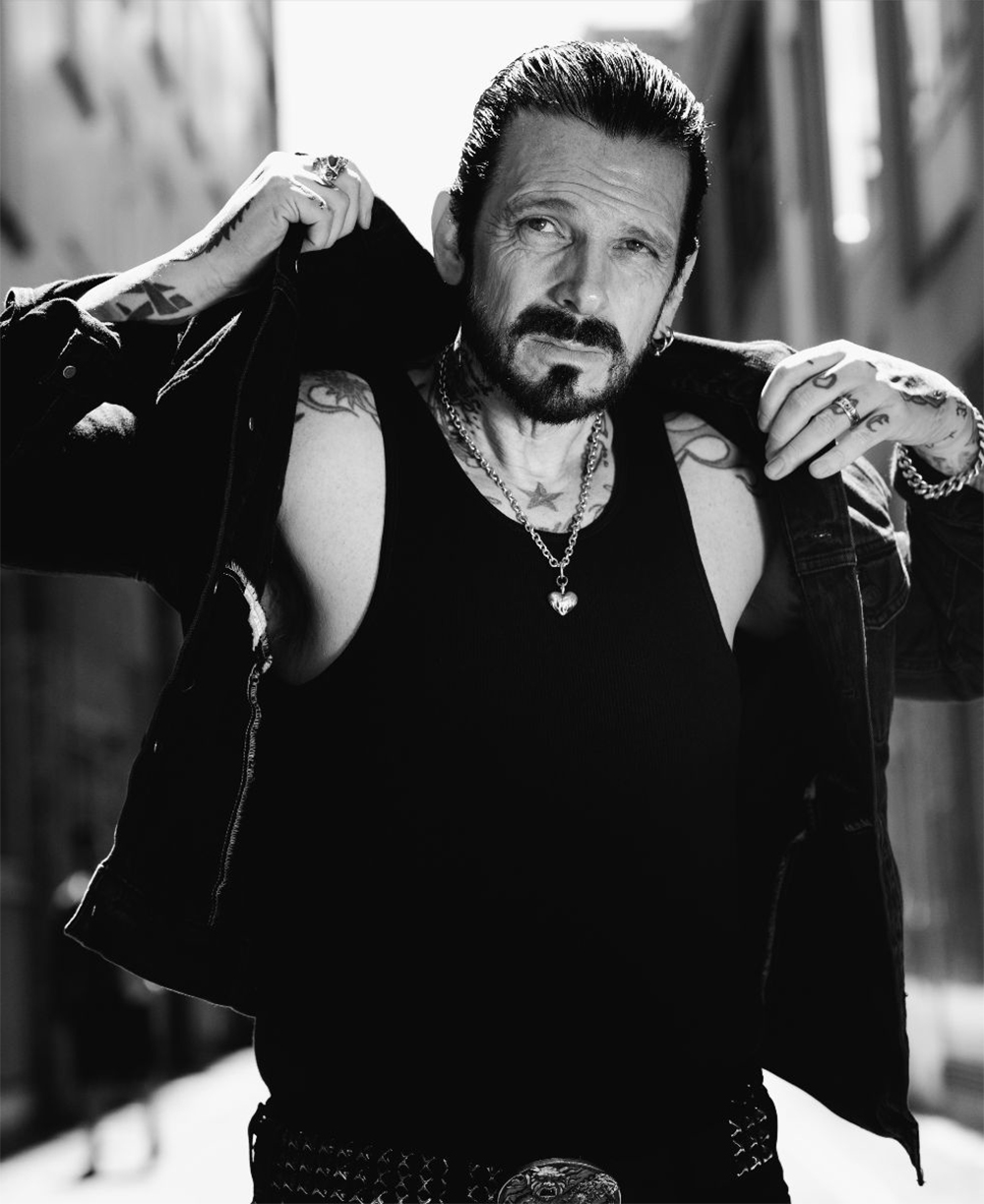 Ricky Warwick premieres song with Def Leppard's Phil Collen and announces in-store UK tour